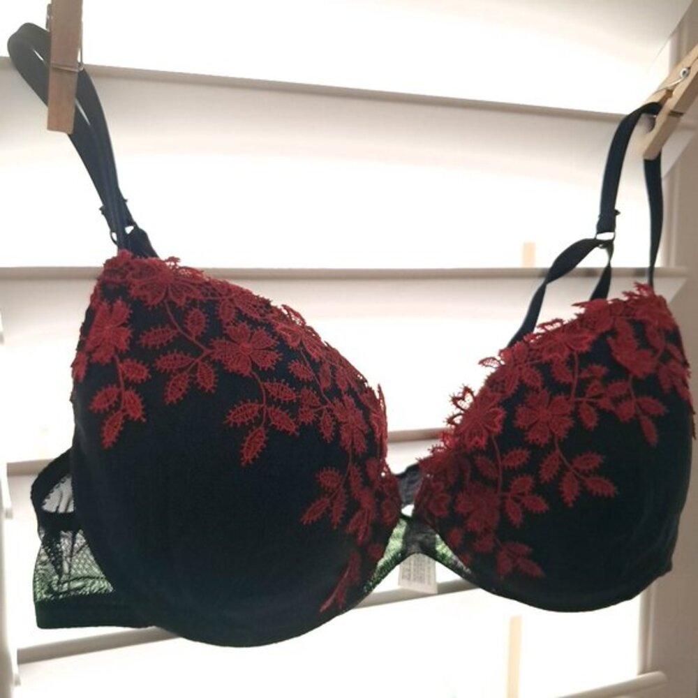 Delicates bra 38B heavily embroidered black red lace underwire‎ flowers floral